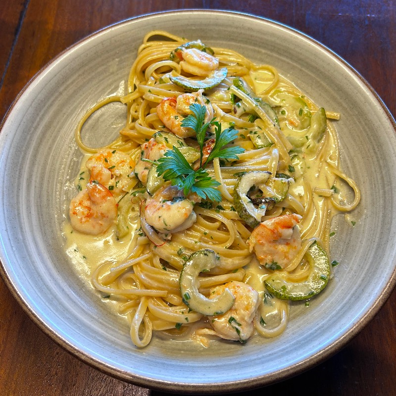 Pasta com Gamberi e Zucchine