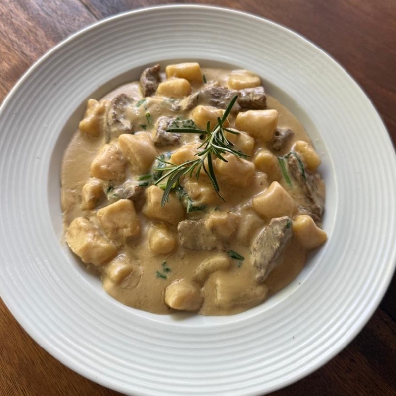 Pasta al Gorgonzola com Filé
