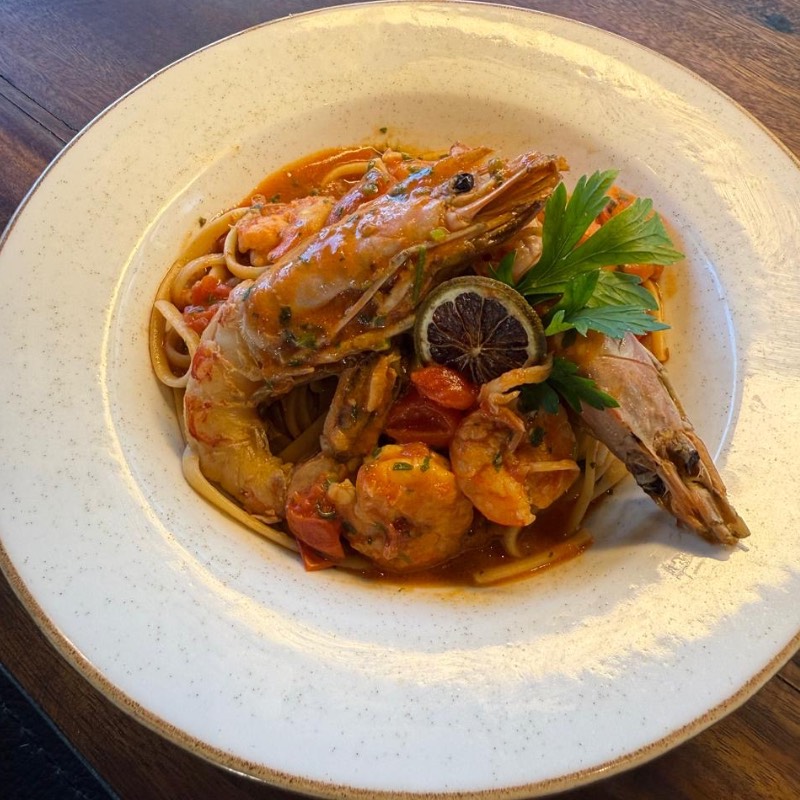 Linguini com Camarão Tigre 