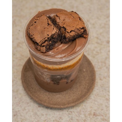 COPO DA FELICIDADE COM BROWNIE