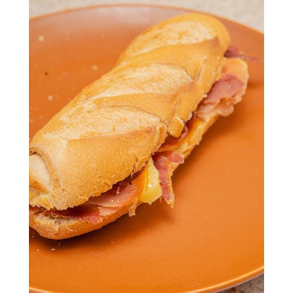 BAGUETE BRIE E PARMA