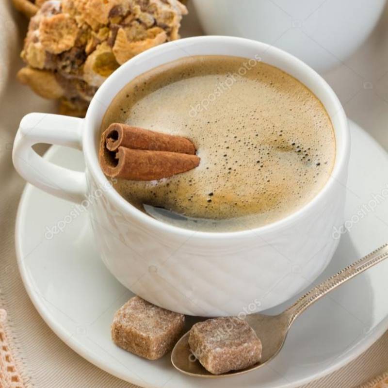 CAFÉ COM LEITE E CANELA